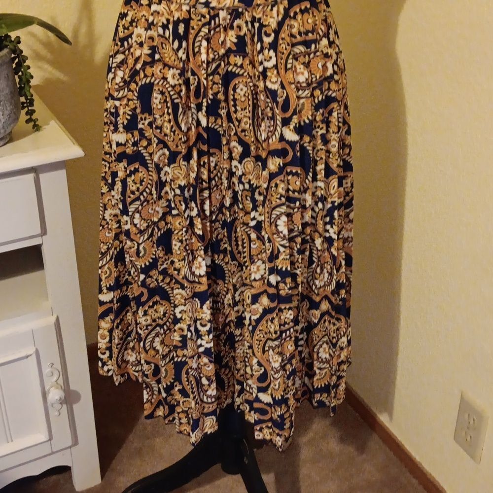 Lark + Grey Paisley Wrap Front PLEATED Dress. Career. Professional. - Picture 9 of 12